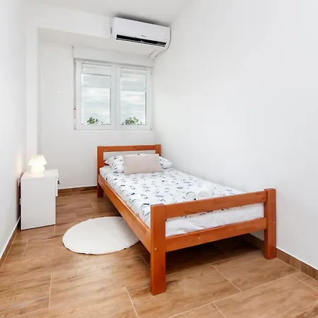 Arena Parkside Apartment